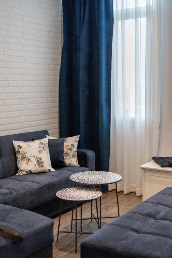 Apartment Lofts *