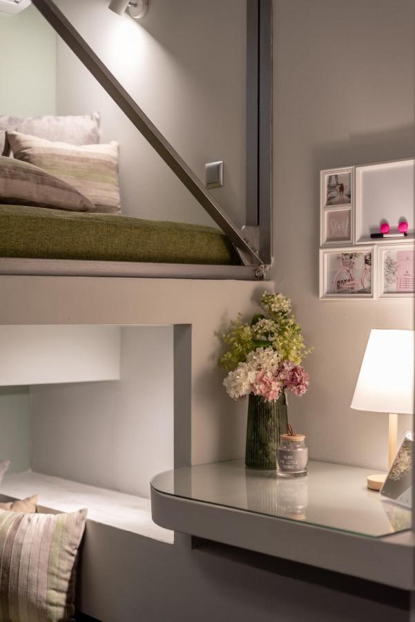 Apartment Lofts *