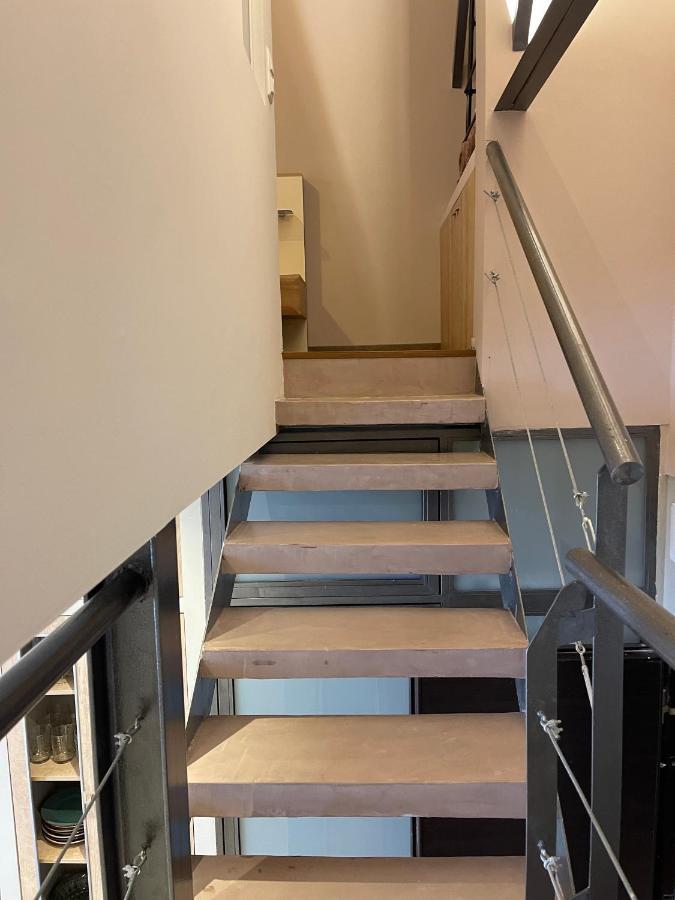 Apartment Lofts *